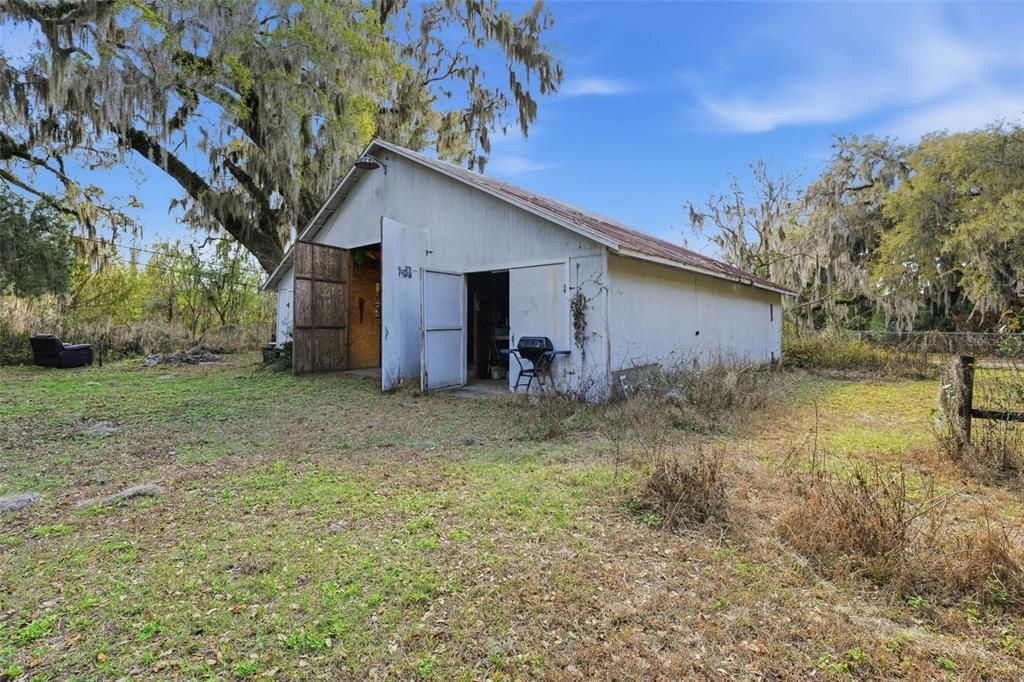 For Sale: $260,000 (4 beds, 1 baths, 2600 Square Feet)