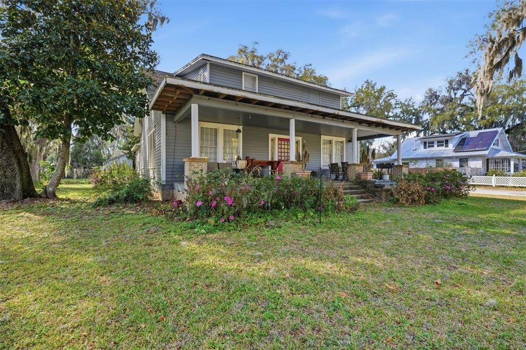 For Sale: $260,000 (4 beds, 1 baths, 2600 Square Feet)