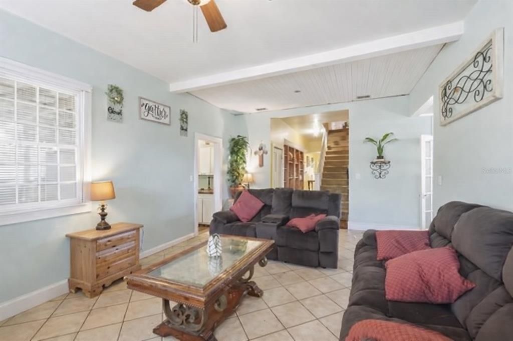 For Sale: $260,000 (4 beds, 1 baths, 2600 Square Feet)