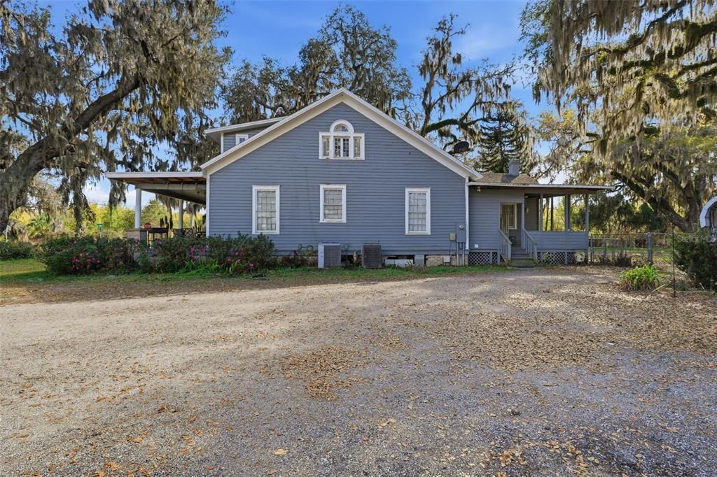For Sale: $260,000 (4 beds, 1 baths, 2600 Square Feet)