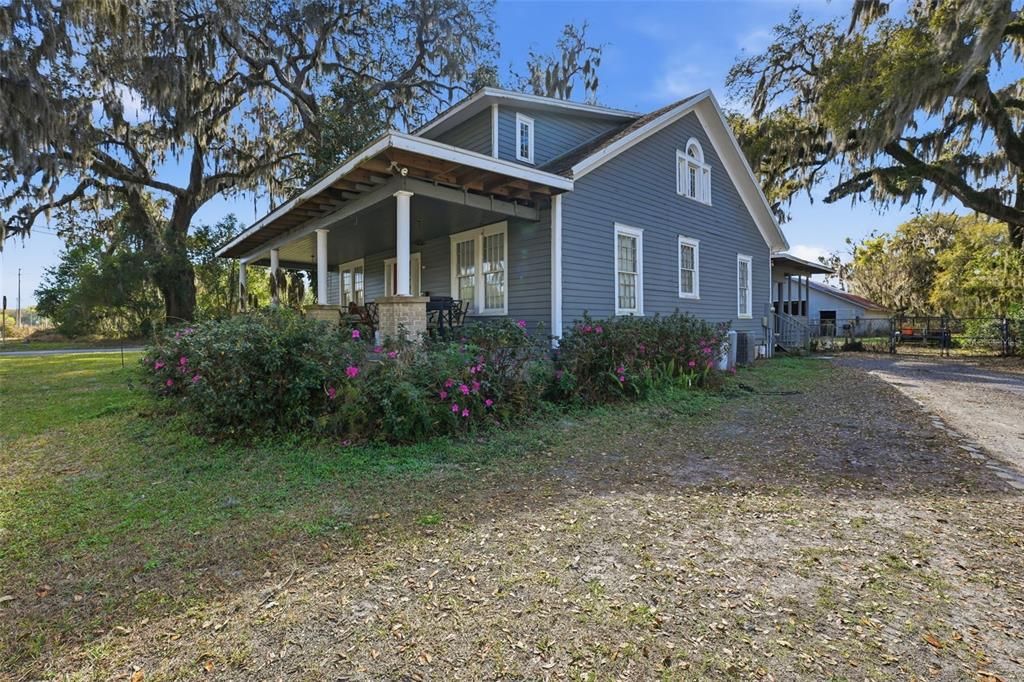 For Sale: $260,000 (4 beds, 1 baths, 2600 Square Feet)