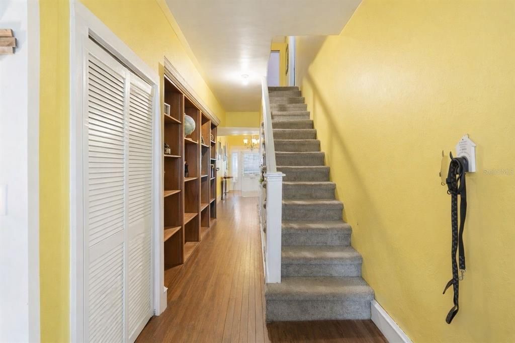 For Sale: $260,000 (4 beds, 1 baths, 2600 Square Feet)