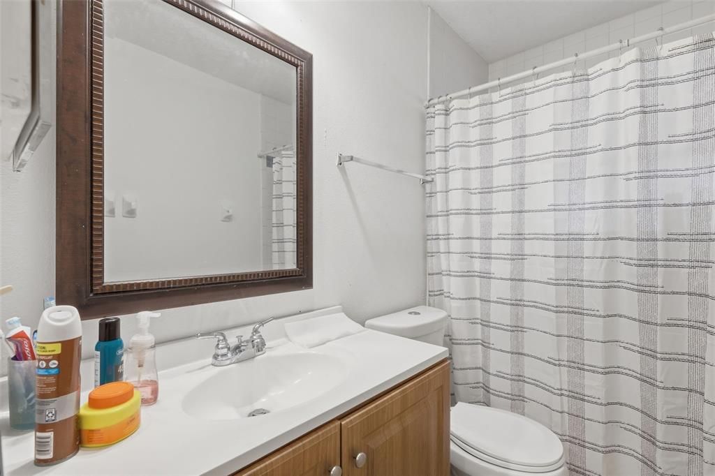 Activo con contrato: $345,000 (3 camas, 2 baños, 1592 Pies cuadrados)