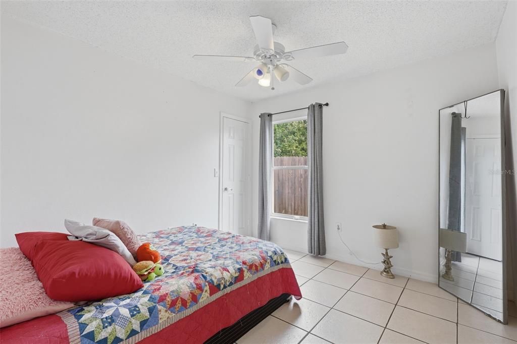 Activo con contrato: $345,000 (3 camas, 2 baños, 1592 Pies cuadrados)