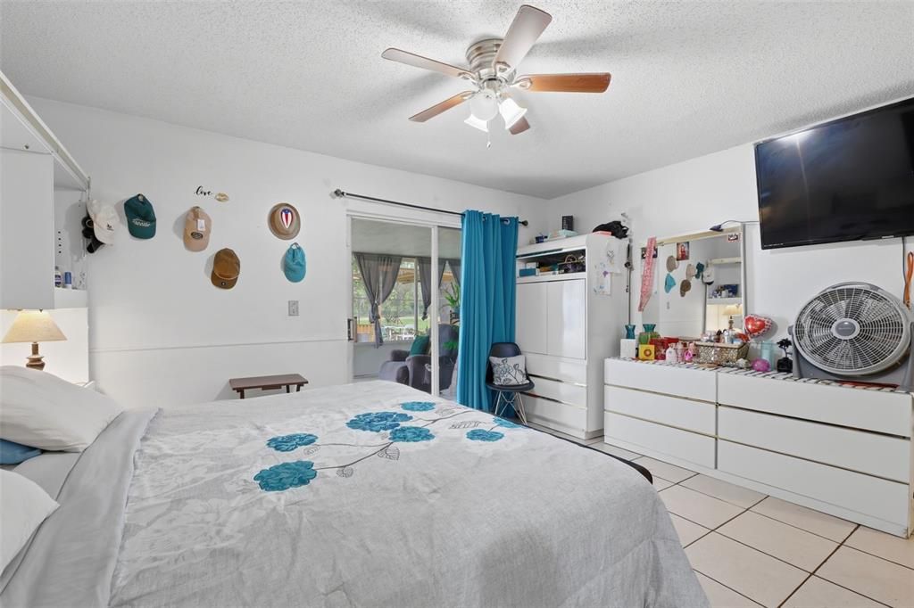 Activo con contrato: $345,000 (3 camas, 2 baños, 1592 Pies cuadrados)
