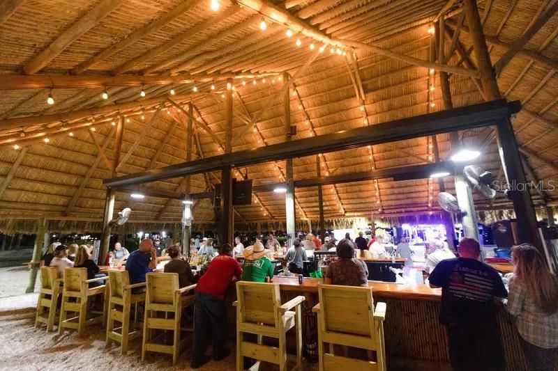 待售: $199,900 (0.09 acres)