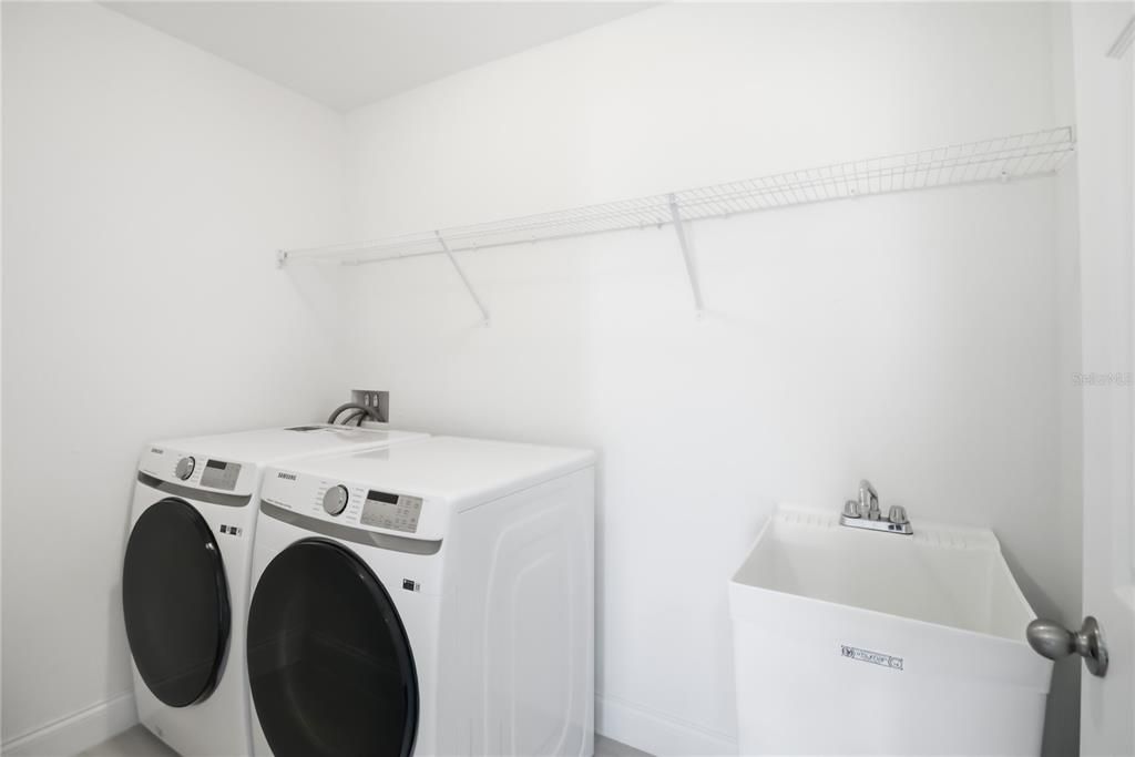 For Sale: $557,000 (5 beds, 2 baths, 2328 Square Feet)