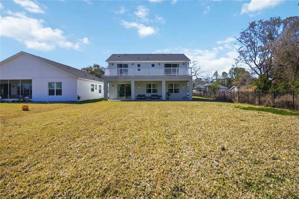 For Sale: $557,000 (5 beds, 2 baths, 2328 Square Feet)