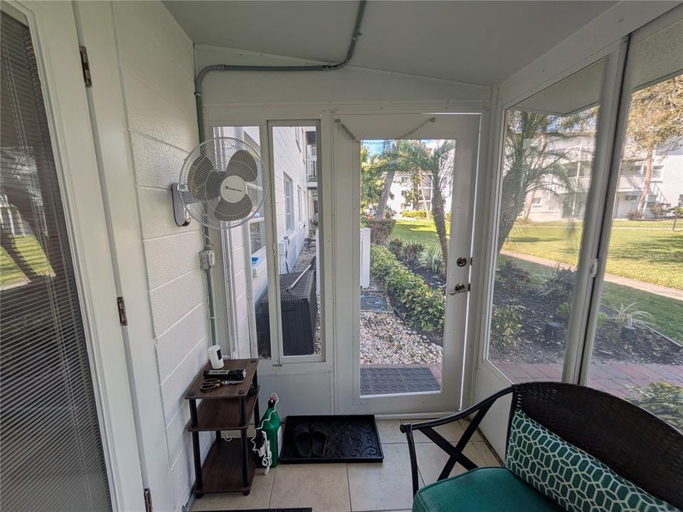 Active With Contract: $107,000 (2 beds, 1 baths, 744 Square Feet)