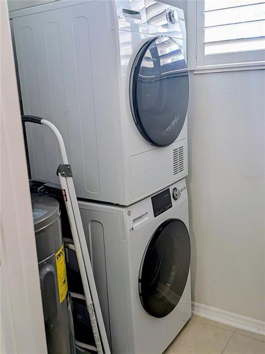 Active With Contract: $107,000 (2 beds, 1 baths, 744 Square Feet)
