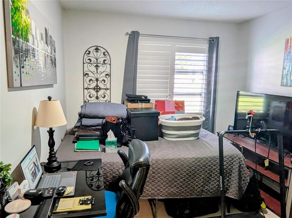 Active With Contract: $107,000 (2 beds, 1 baths, 744 Square Feet)