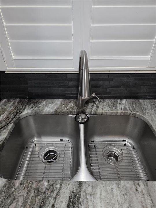 Active With Contract: $107,000 (2 beds, 1 baths, 744 Square Feet)