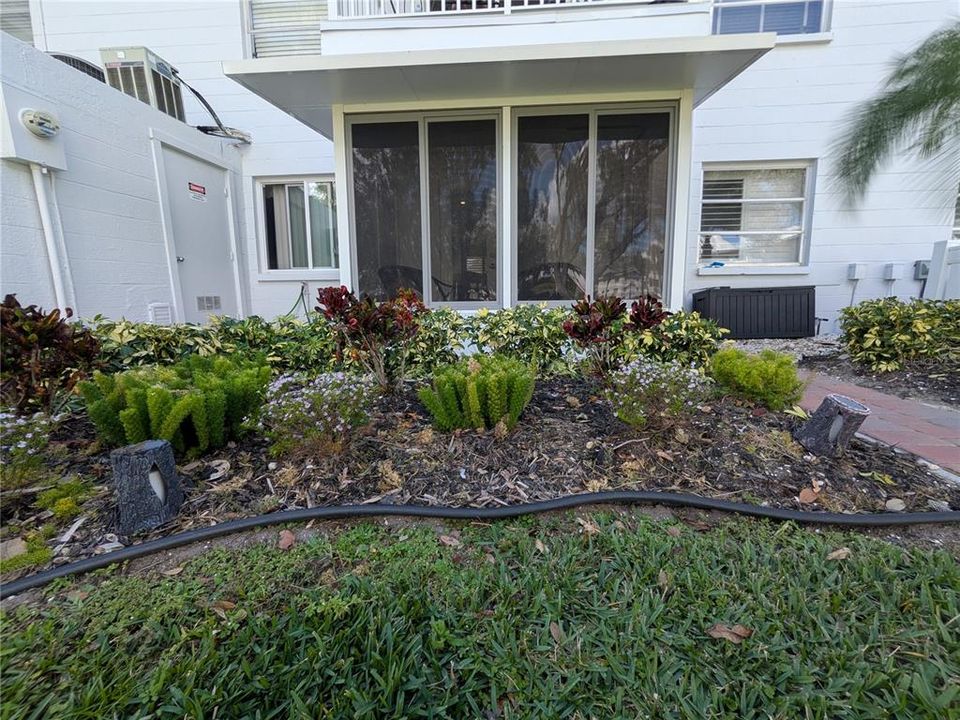 Active With Contract: $107,000 (2 beds, 1 baths, 744 Square Feet)