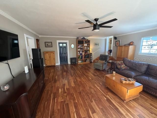 For Sale: $899,000 (2 beds, 2 baths, 2056 Square Feet)