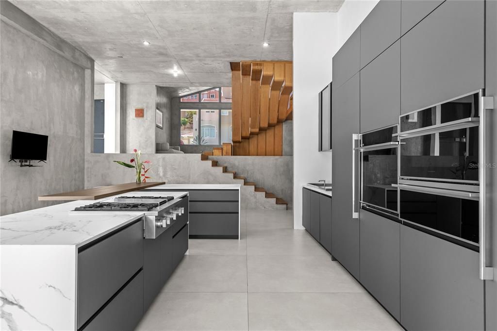En Venta: $2,500,000 (3 camas, 5 baños, 7450 Pies cuadrados)