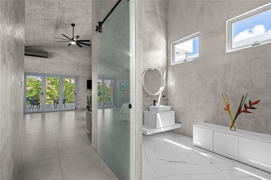 En Venta: $2,500,000 (3 camas, 5 baños, 7450 Pies cuadrados)