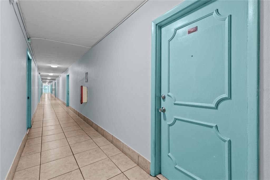 For Sale: $142,000 (1 beds, 1 baths, 680 Square Feet)