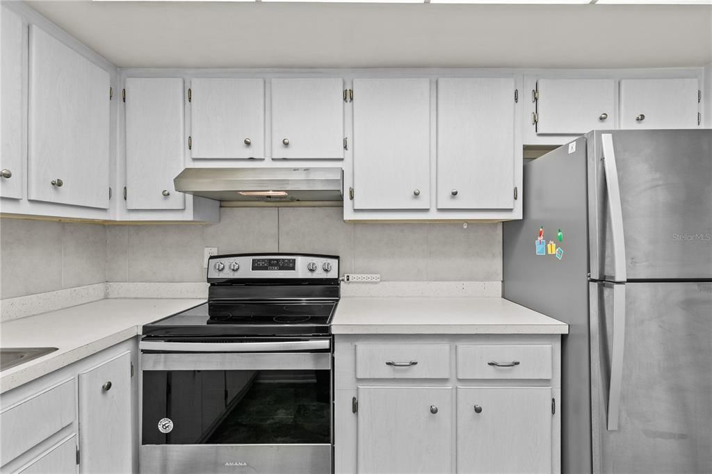 For Sale: $142,000 (1 beds, 1 baths, 680 Square Feet)