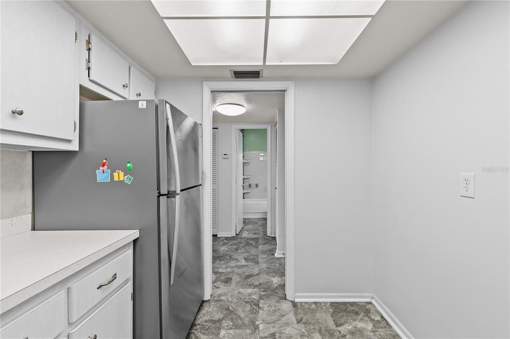For Sale: $142,000 (1 beds, 1 baths, 680 Square Feet)
