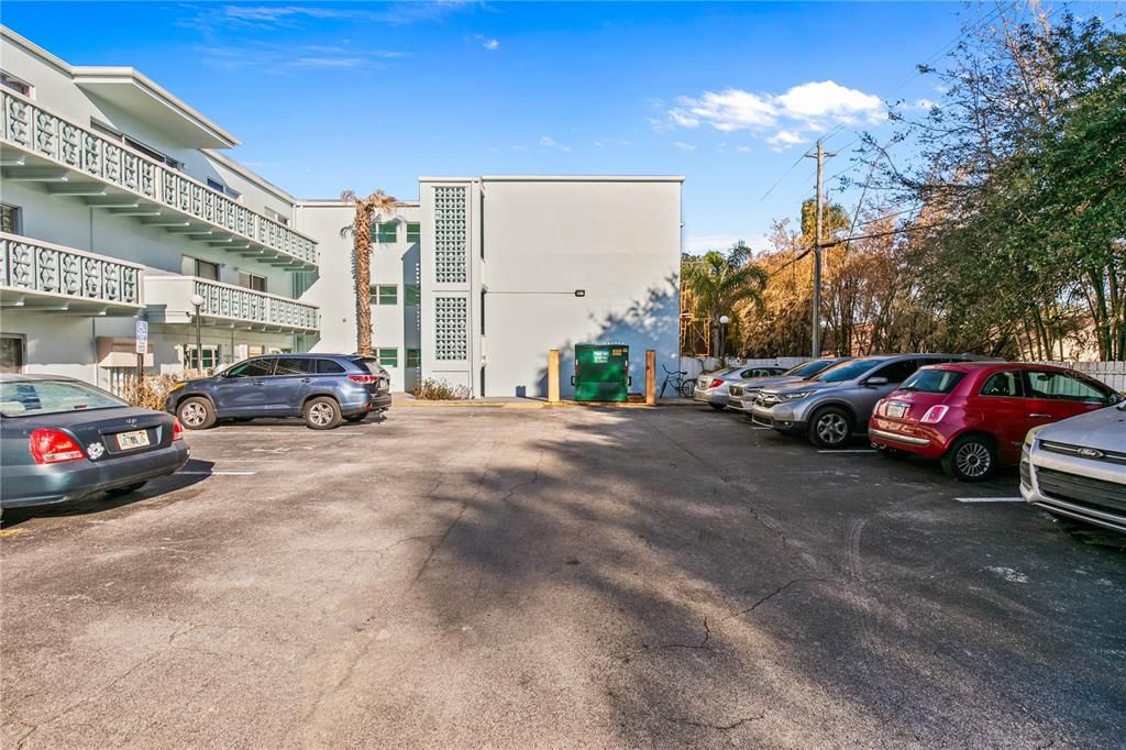 For Sale: $142,000 (1 beds, 1 baths, 680 Square Feet)