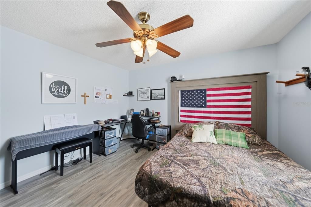 For Sale: $415,000 (3 beds, 2 baths, 2336 Square Feet)