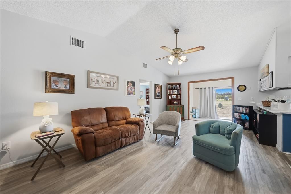 For Sale: $415,000 (3 beds, 2 baths, 2336 Square Feet)