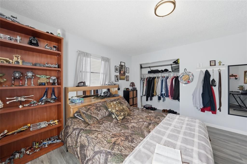 For Sale: $415,000 (3 beds, 2 baths, 2336 Square Feet)