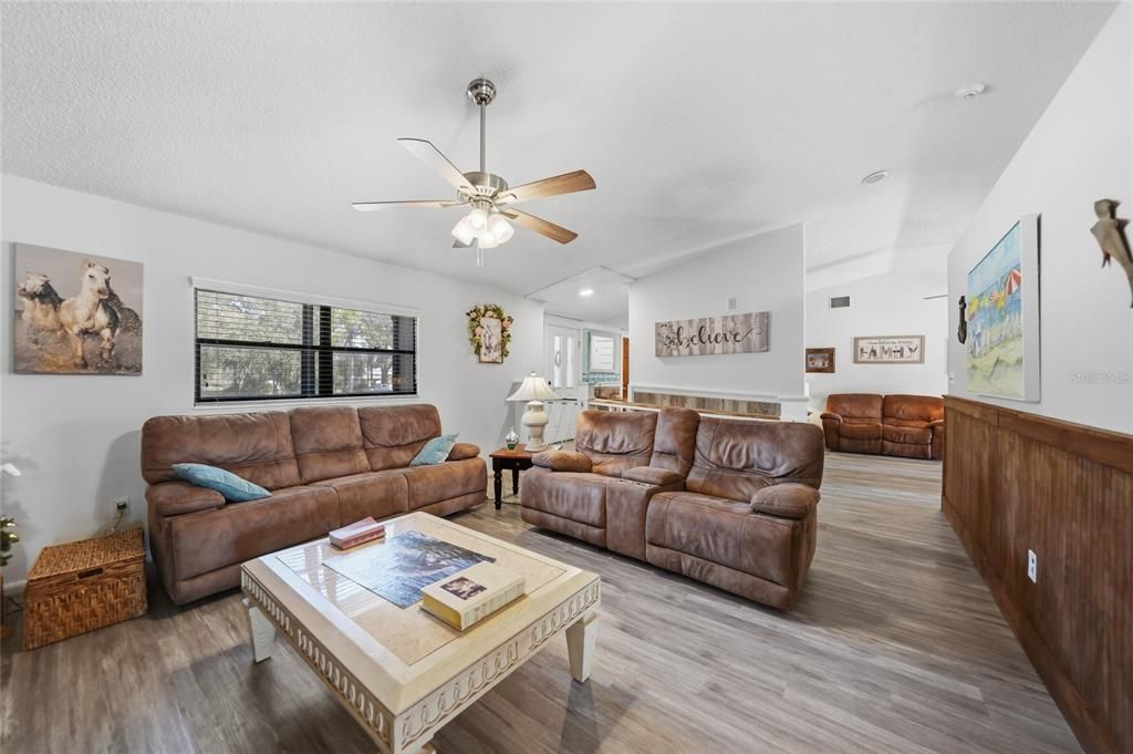 For Sale: $415,000 (3 beds, 2 baths, 2336 Square Feet)