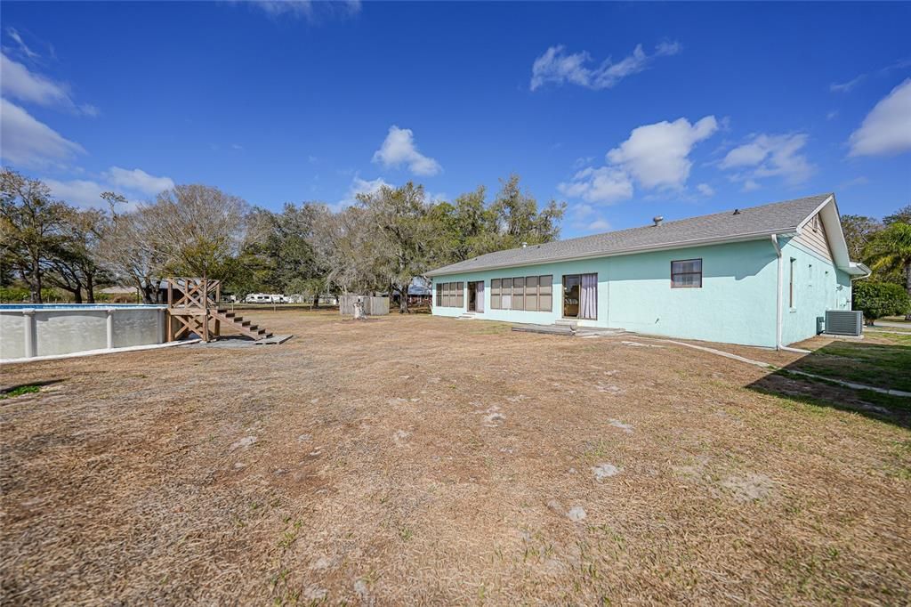 For Sale: $415,000 (3 beds, 2 baths, 2336 Square Feet)