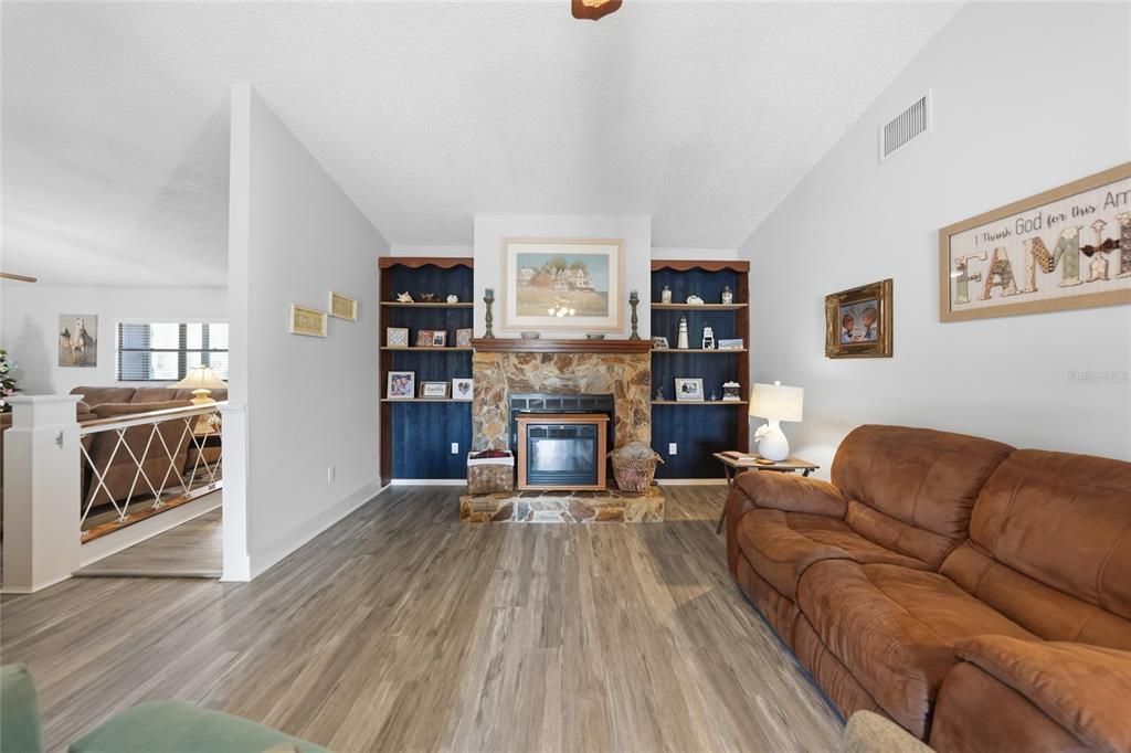 For Sale: $415,000 (3 beds, 2 baths, 2336 Square Feet)