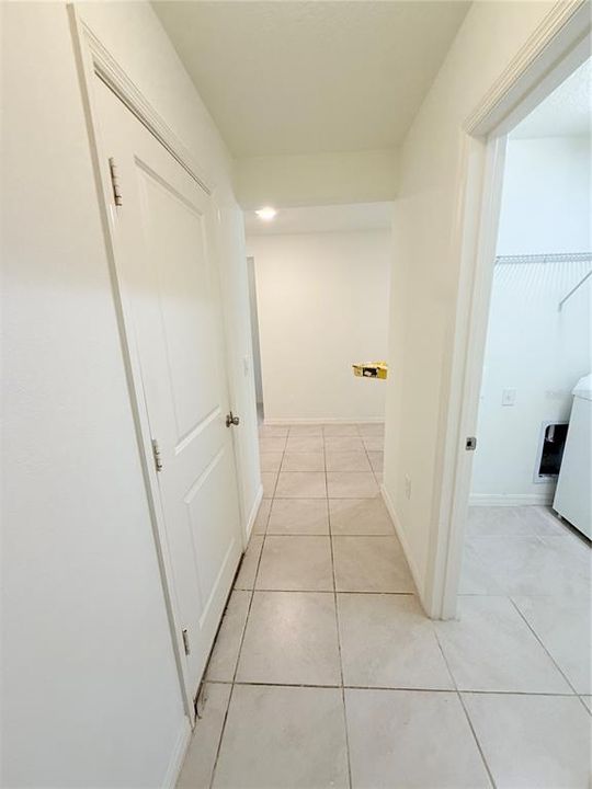Под контрактом: $2,600 (4 спален, 2 ванн, 1983 Квадратных фут)