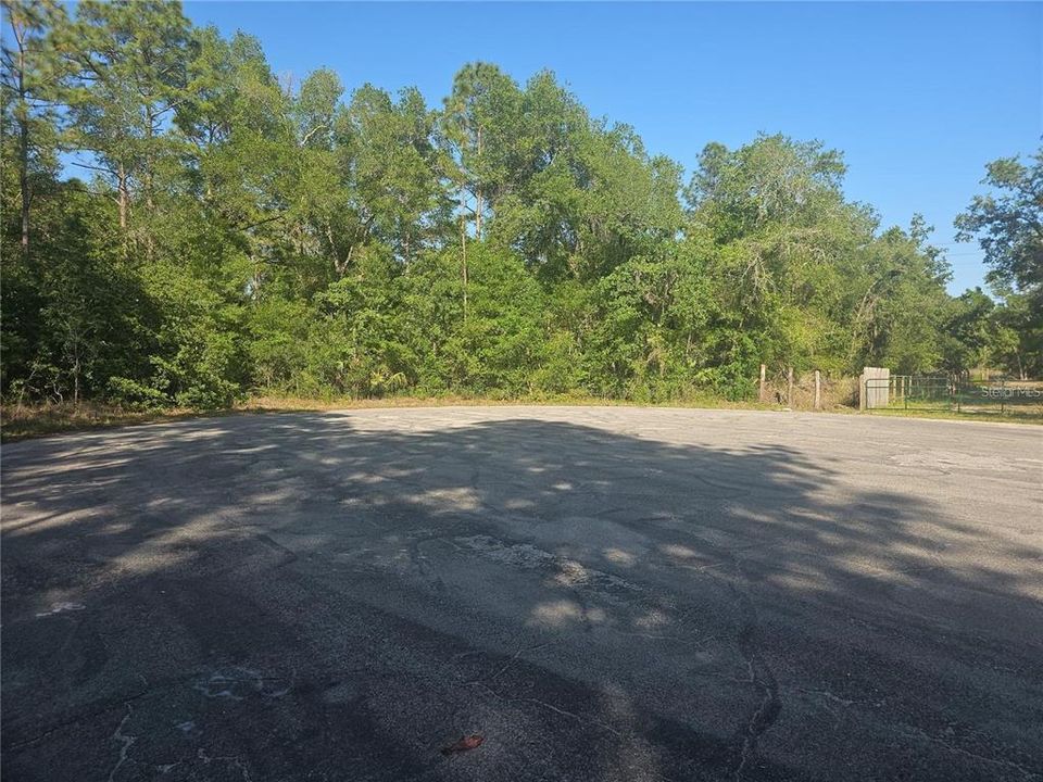 En Venta: $74,000 (1.42 acres)