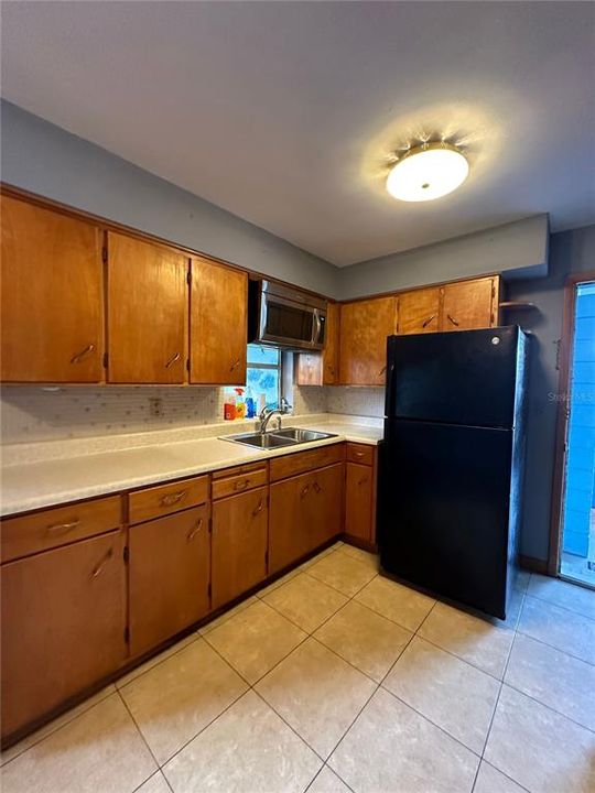For Rent: $1,495 (2 beds, 1 baths, 920 Square Feet)