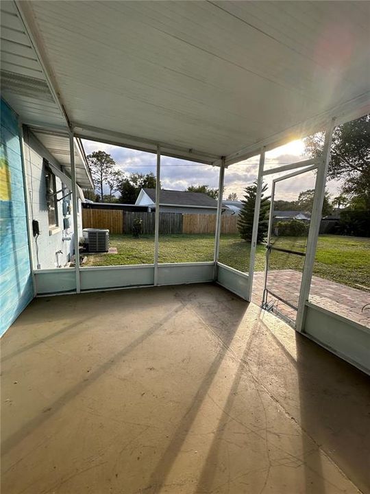 For Rent: $1,495 (2 beds, 1 baths, 920 Square Feet)