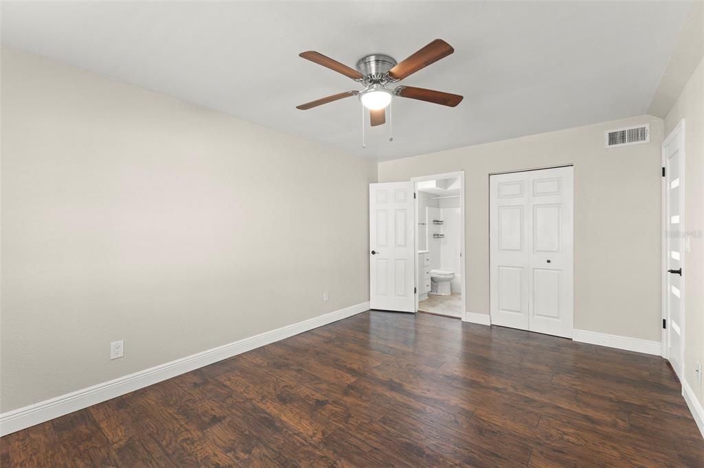 For Sale: $179,900 (1 beds, 1 baths, 750 Square Feet)