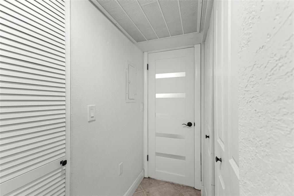 For Sale: $179,900 (1 beds, 1 baths, 750 Square Feet)