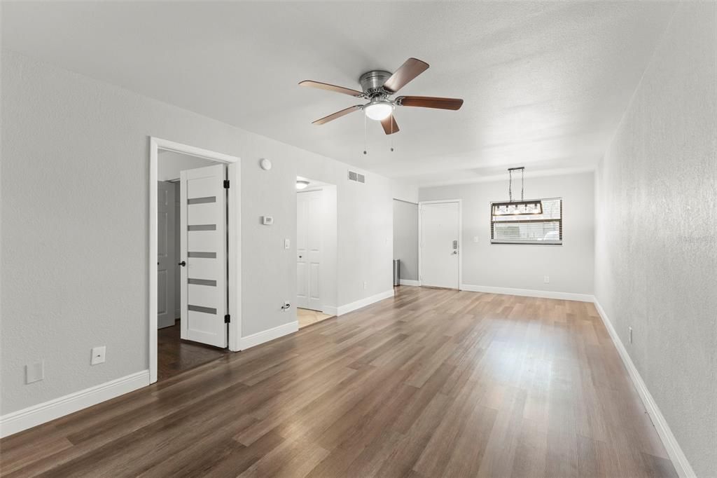 For Sale: $179,900 (1 beds, 1 baths, 750 Square Feet)