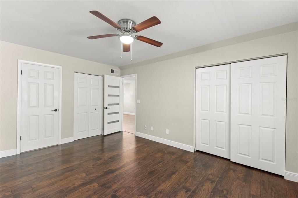 For Sale: $179,900 (1 beds, 1 baths, 750 Square Feet)