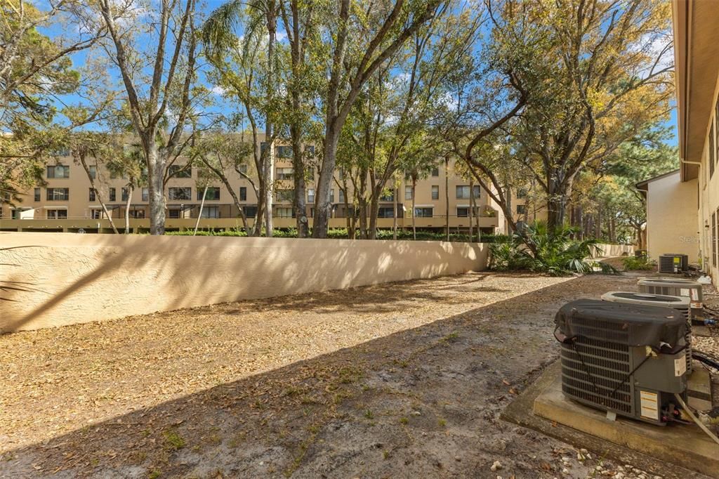 For Sale: $179,900 (1 beds, 1 baths, 750 Square Feet)