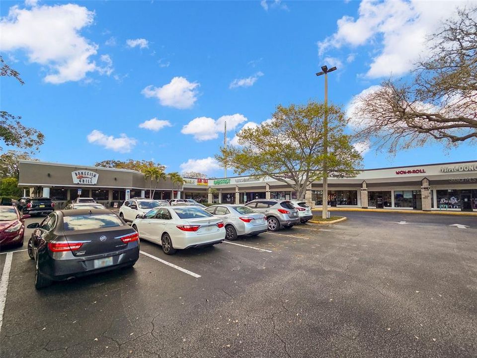 For Sale: $179,900 (1 beds, 1 baths, 750 Square Feet)