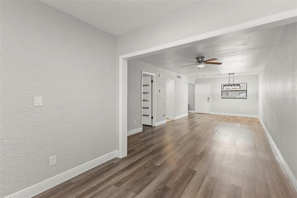 For Sale: $179,900 (1 beds, 1 baths, 750 Square Feet)