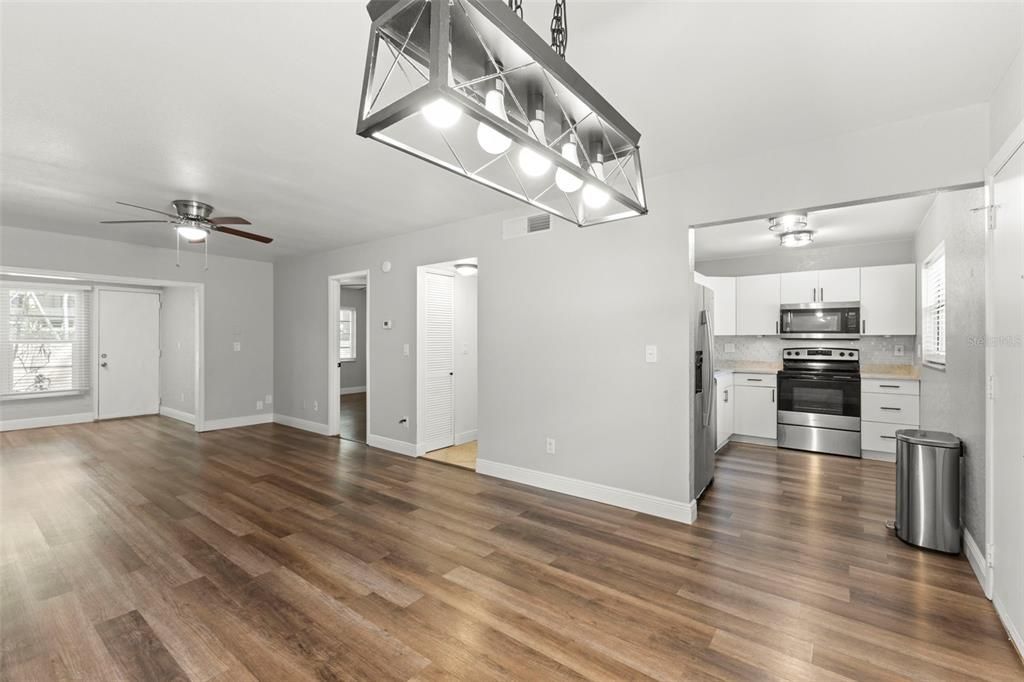 For Sale: $179,900 (1 beds, 1 baths, 750 Square Feet)