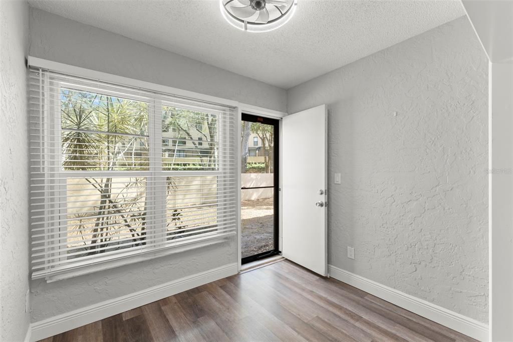 For Sale: $179,900 (1 beds, 1 baths, 750 Square Feet)