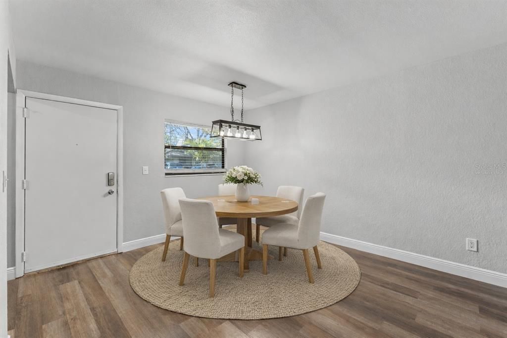 For Sale: $179,900 (1 beds, 1 baths, 750 Square Feet)