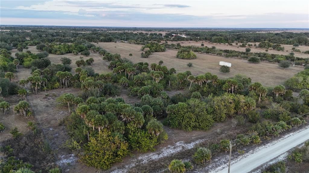 На продажу: $355,000 (20.98 acres)