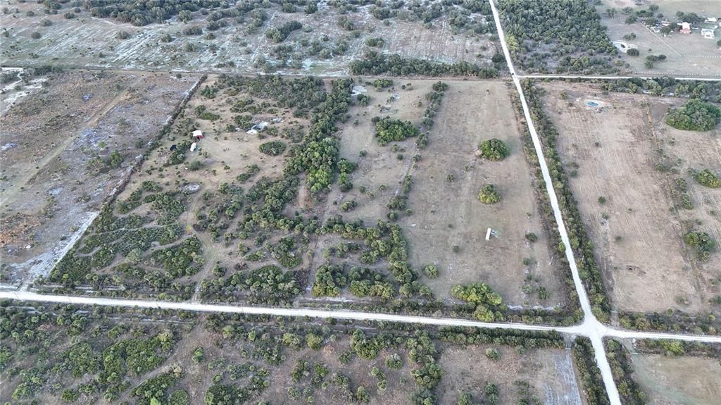 На продажу: $355,000 (20.98 acres)