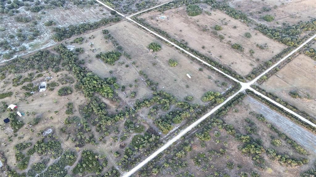 На продажу: $355,000 (20.98 acres)