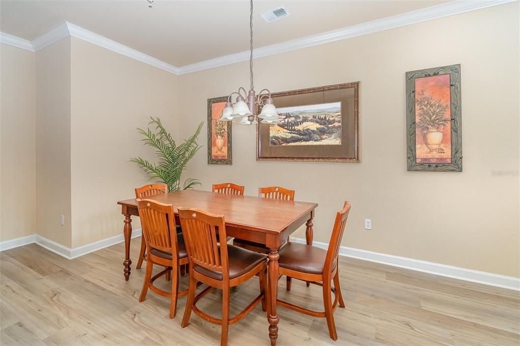 Active With Contract: $199,900 (3 beds, 2 baths, 1244 Square Feet)