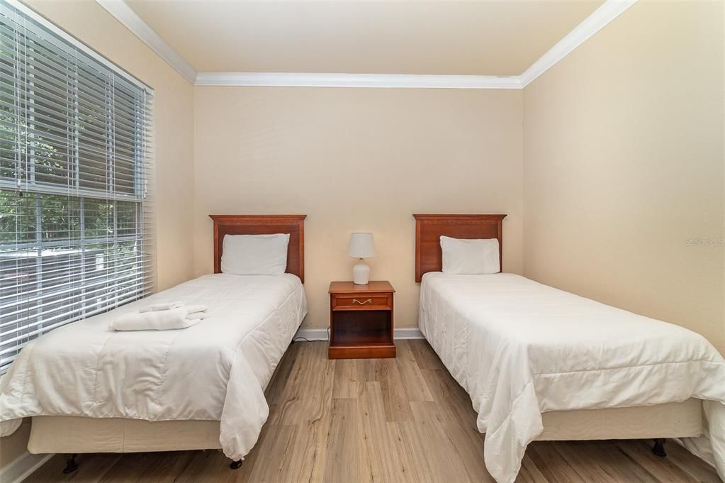 Active With Contract: $199,900 (3 beds, 2 baths, 1244 Square Feet)