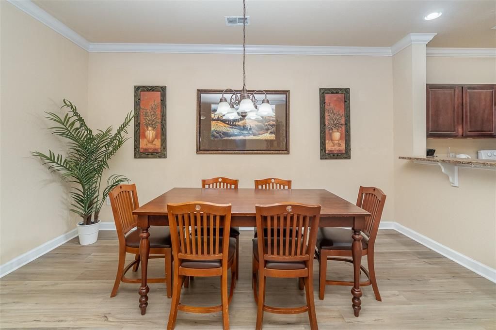 Active With Contract: $199,900 (3 beds, 2 baths, 1244 Square Feet)